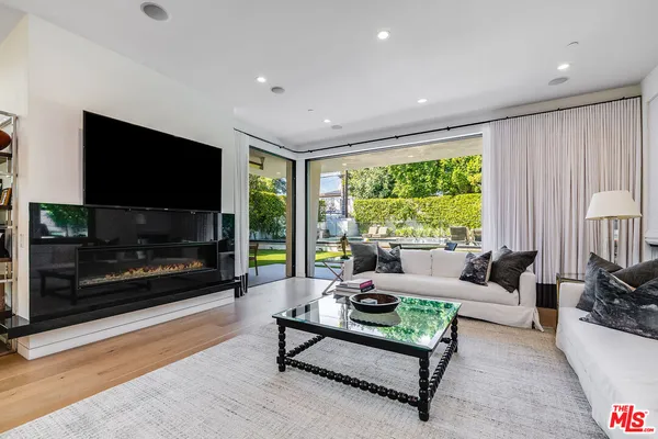 $15,900 | 5101 Rubio Avenue, Encino, CA 91436