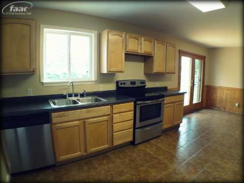 5080 Torrey Road Flint, MI 48507 - Photo 10 of 26 20364703-9.JPG
