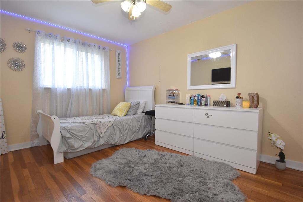 1809 Greentree Road Pittsburgh, PA 15220 - Photo 12 of 19 Gallery Image 12