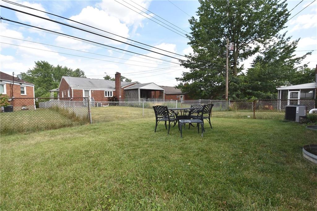 1809 Greentree Road Pittsburgh, PA 15220 - Photo 17 of 19 Gallery Image 17