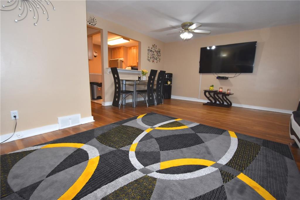 1809 Greentree Road Pittsburgh, PA 15220 - Photo 5 of 19 Gallery Image 5