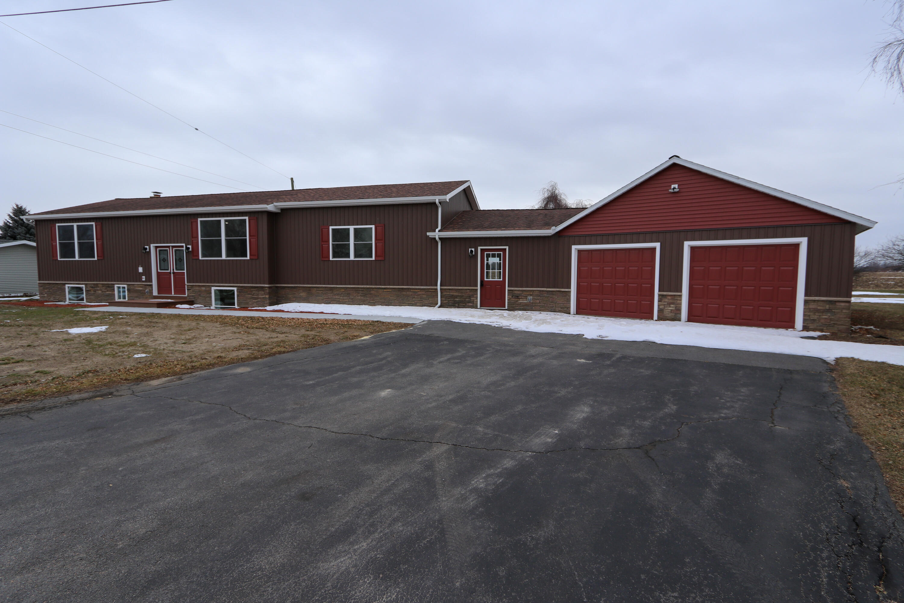 23 Columbus Drive Rouses Point, NY 12979 - Photo 1 of 37 Gallery Image 1