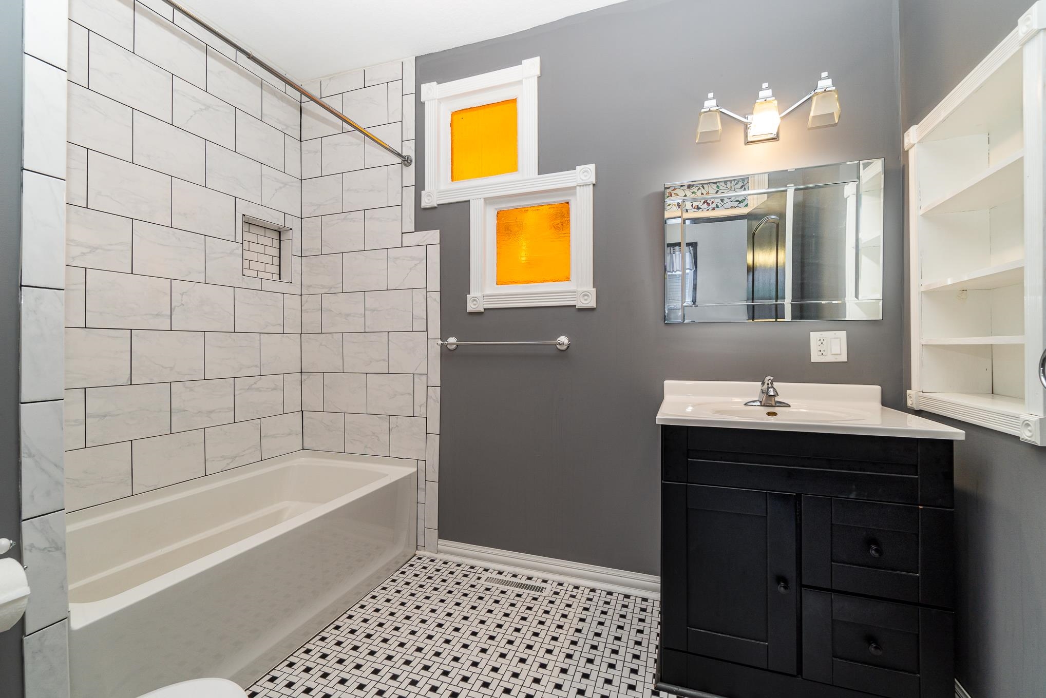 237 Adams Street Bay City, MI 48708 - Photo 9 of 22 Gallery Image 9