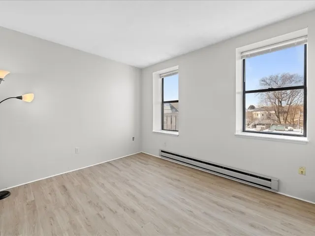 a view of empty room with window