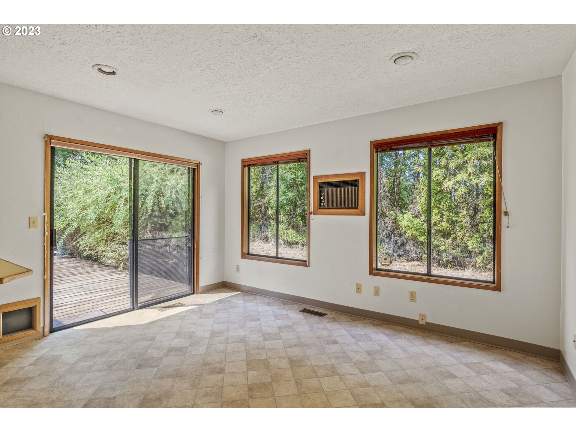 2010 Grim Road Kelso, WA 98626 - Photo 12 of 28 Gallery Image 12