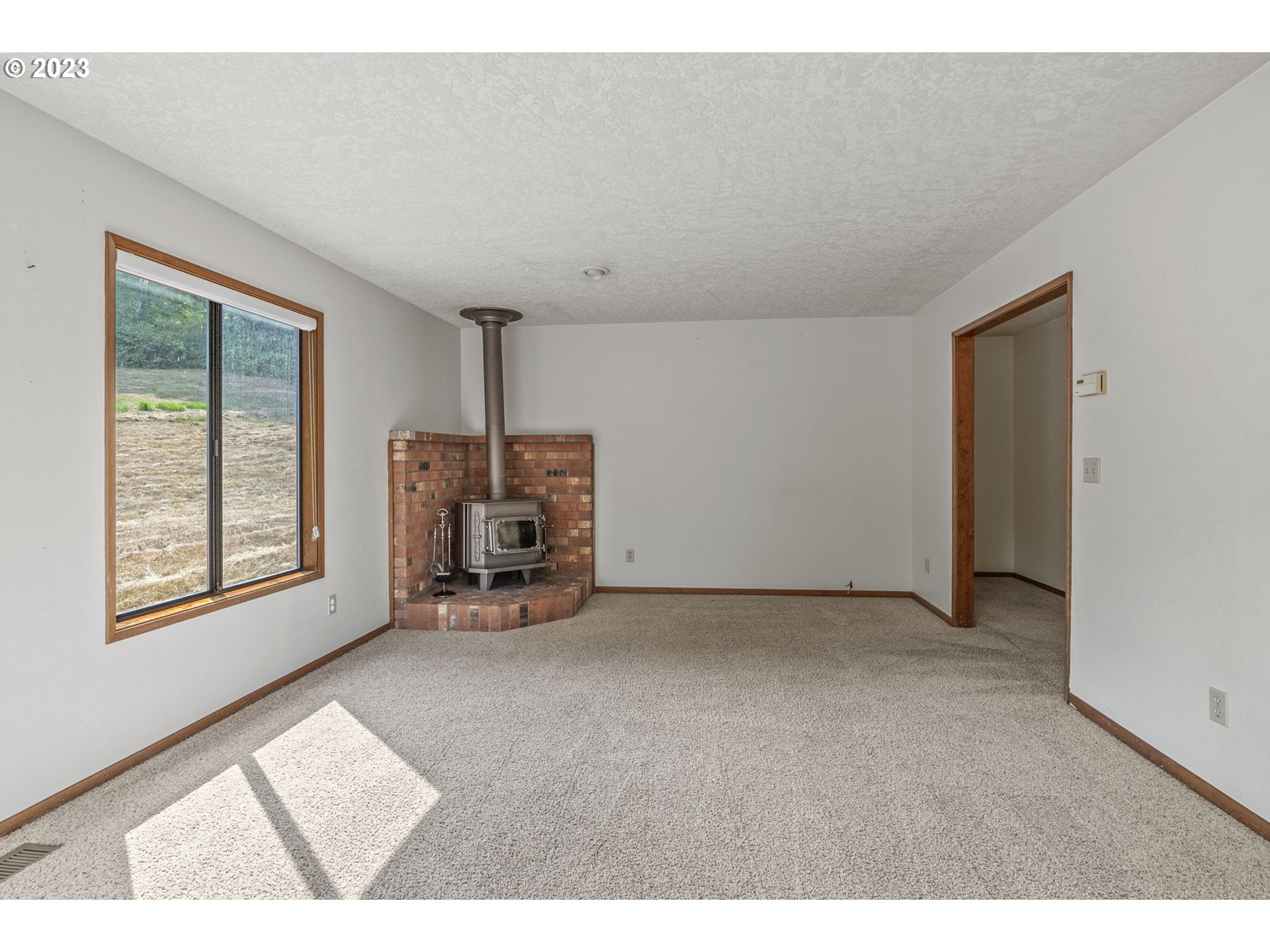 2010 Grim Road Kelso, WA 98626 - Photo 6 of 28 Gallery Image 6