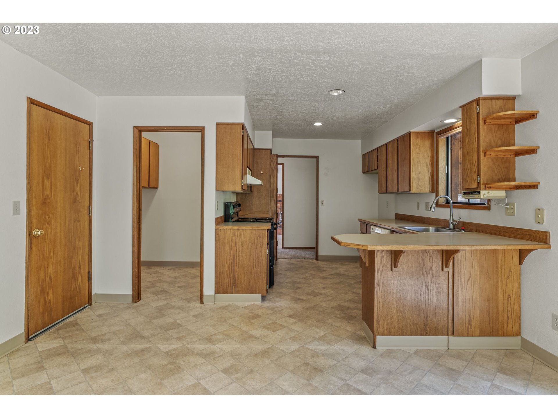 2010 Grim Road Kelso, WA 98626 - Photo 10 of 28 Gallery Image 10