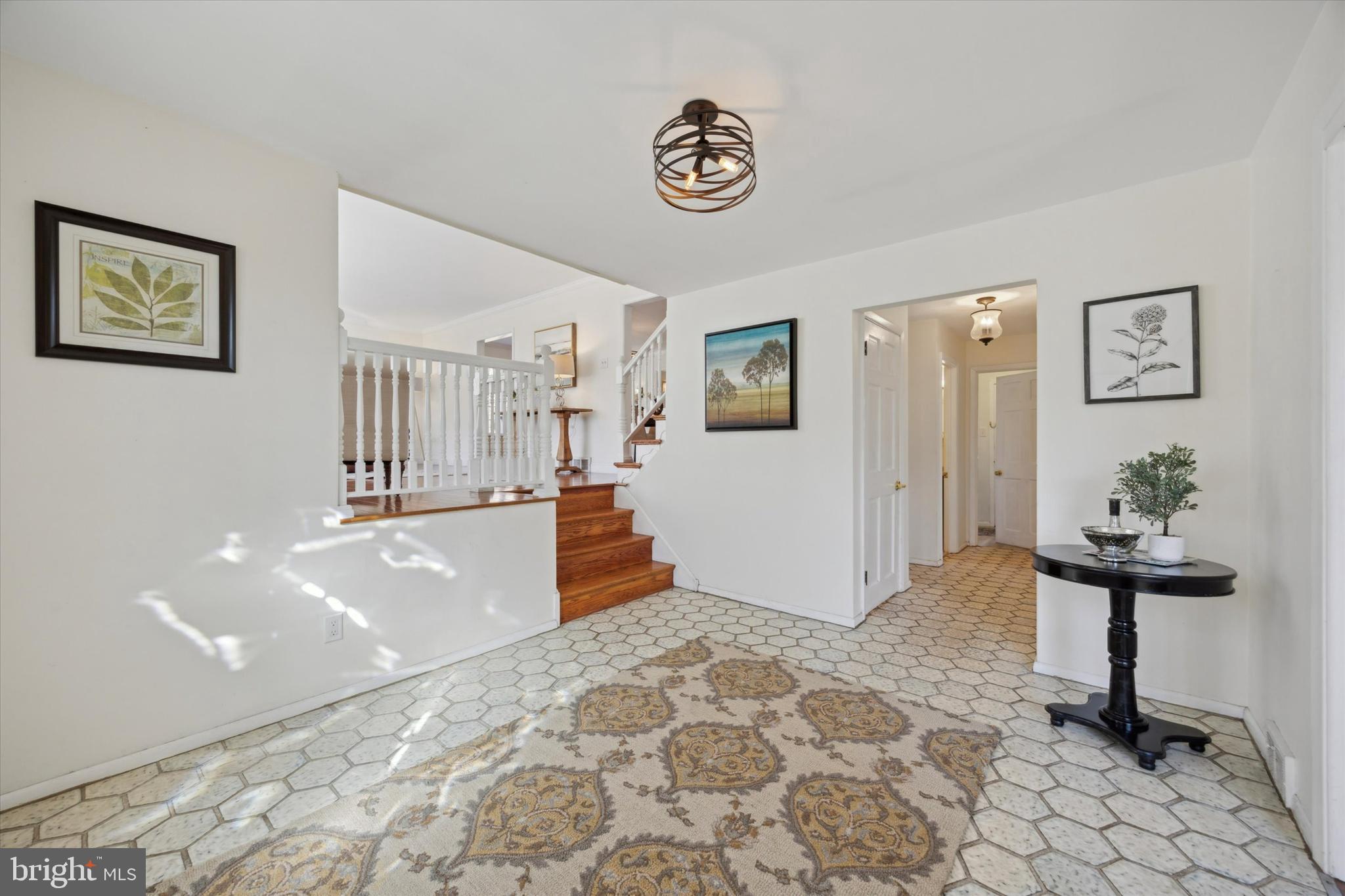 202 Knoll Road Wallingford, PA 19086 - Photo 3 of 53