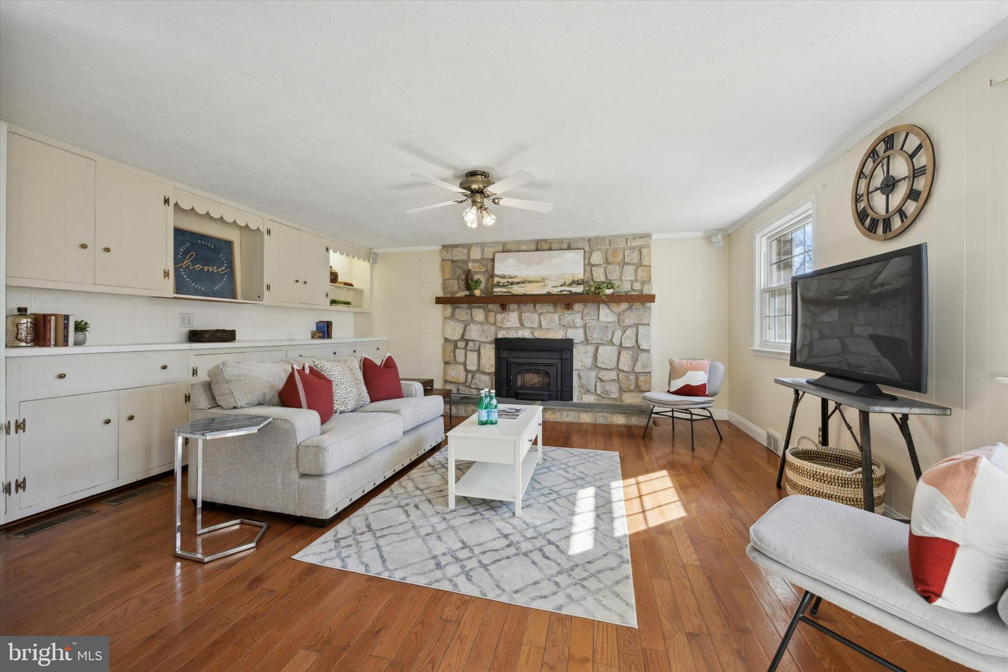 202 Knoll Road Wallingford, PA 19086 - Photo 4 of 53