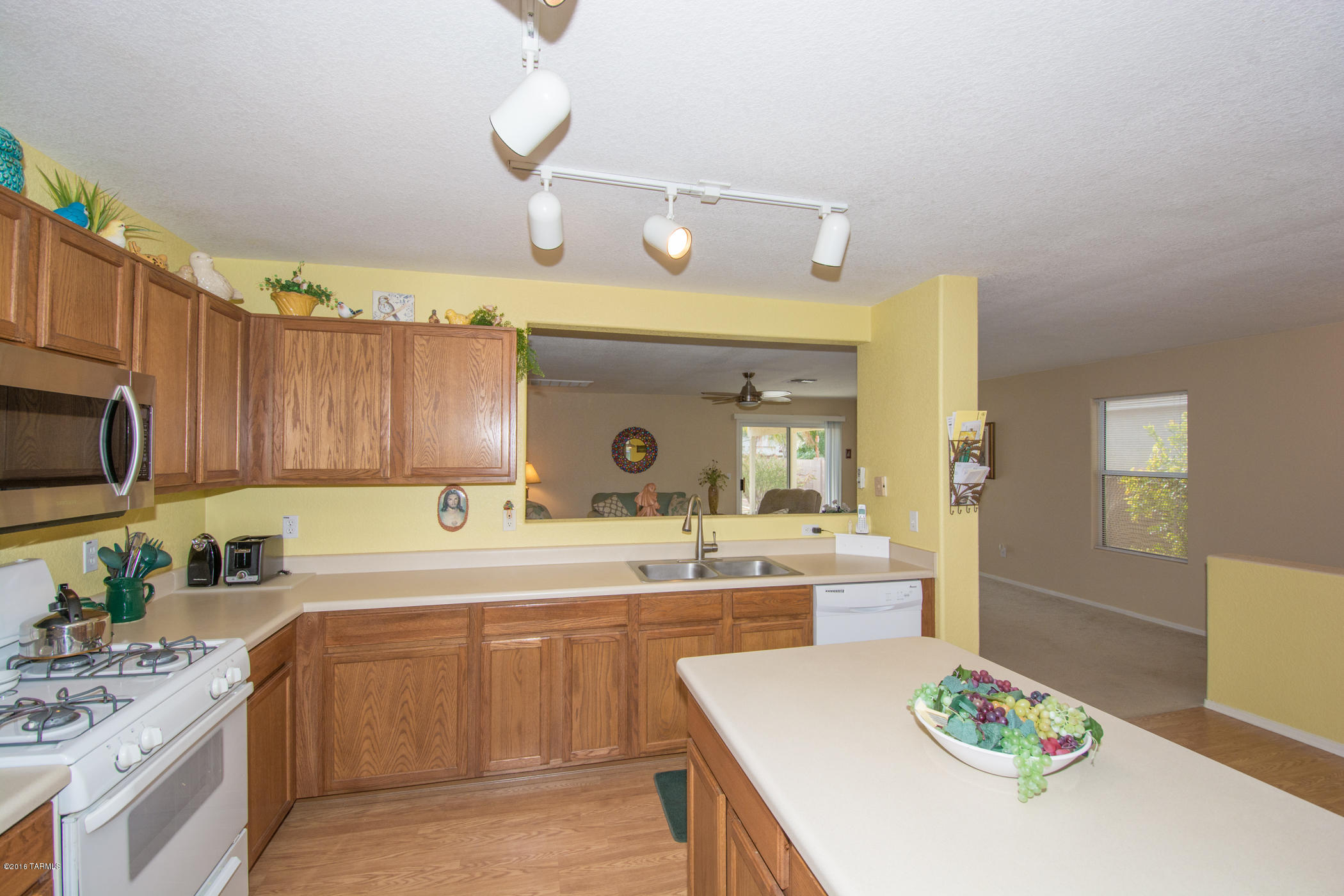7747 West Oak Stream Road Tucson, AZ 85743 - Photo 12 of 39