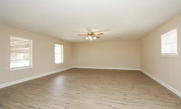 $2,550 | 6406 Ashton Street, Houston, TX 77091