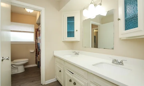 $2,550 | 6406 Ashton Street, Houston, TX 77091