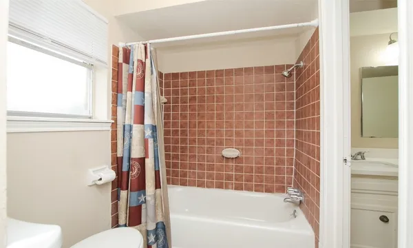 $2,550 | 6406 Ashton Street, Houston, TX 77091