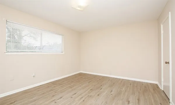$2,550 | 6406 Ashton Street, Houston, TX 77091