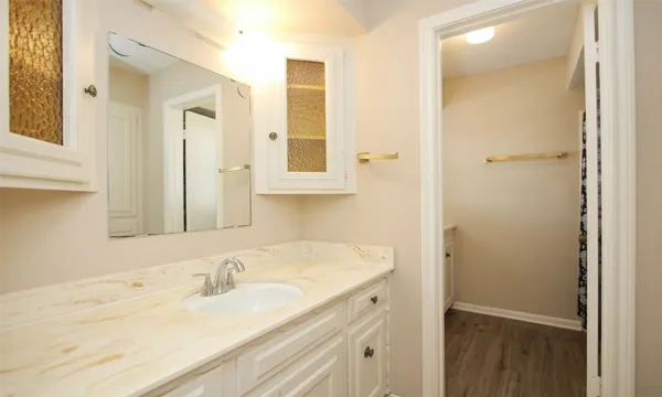 $2,550 | 6406 Ashton Street, Houston, TX 77091