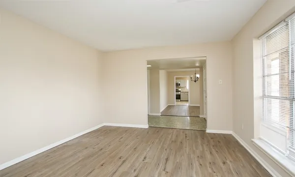 $2,550 | 6406 Ashton Street, Houston, TX 77091