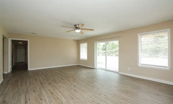 $2,550 | 6406 Ashton Street, Houston, TX 77091