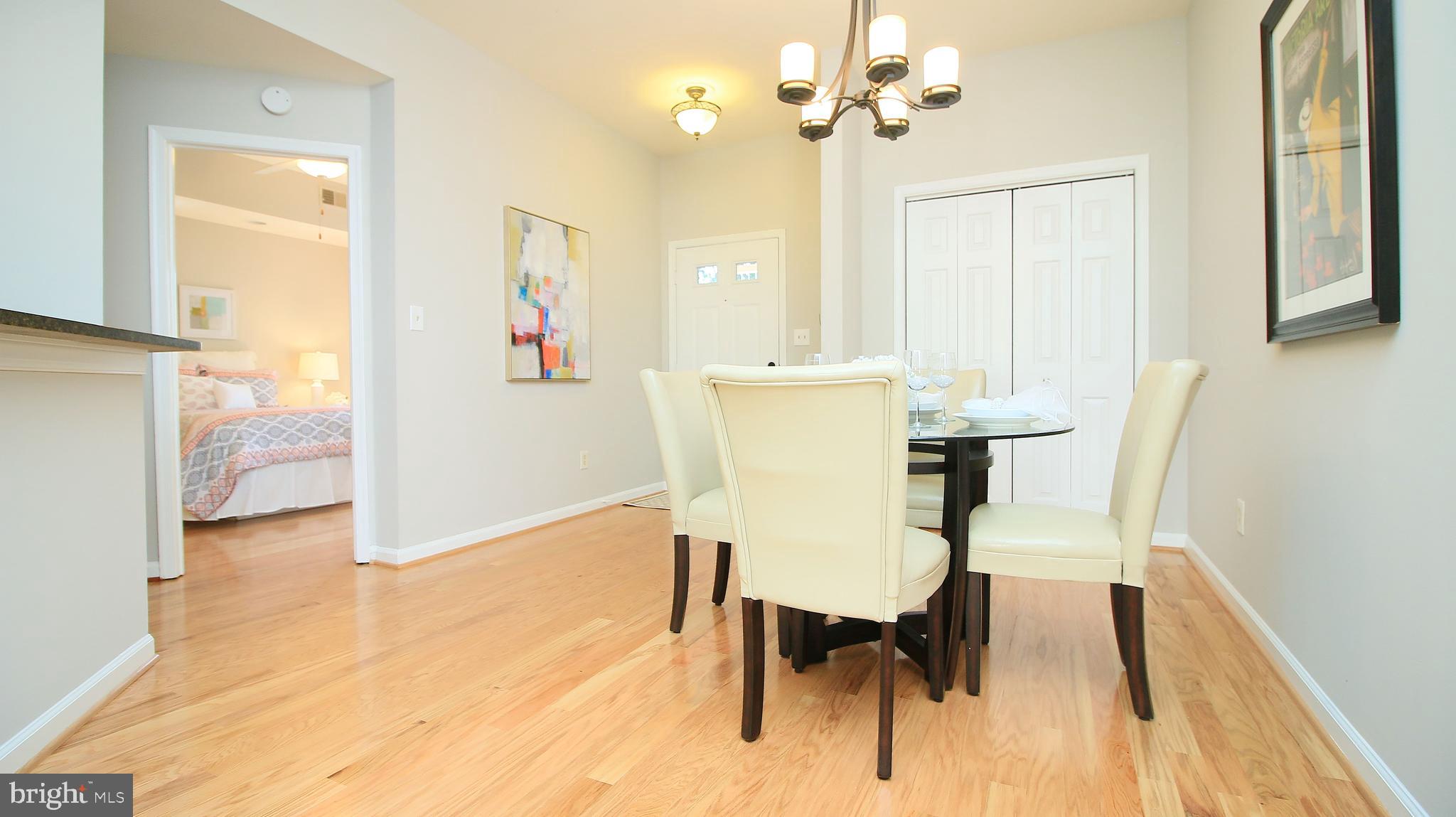 11226 Harbor Court Reston, VA 20191 - Photo 11 of 30 ATTRACTIVE DINING ROOM