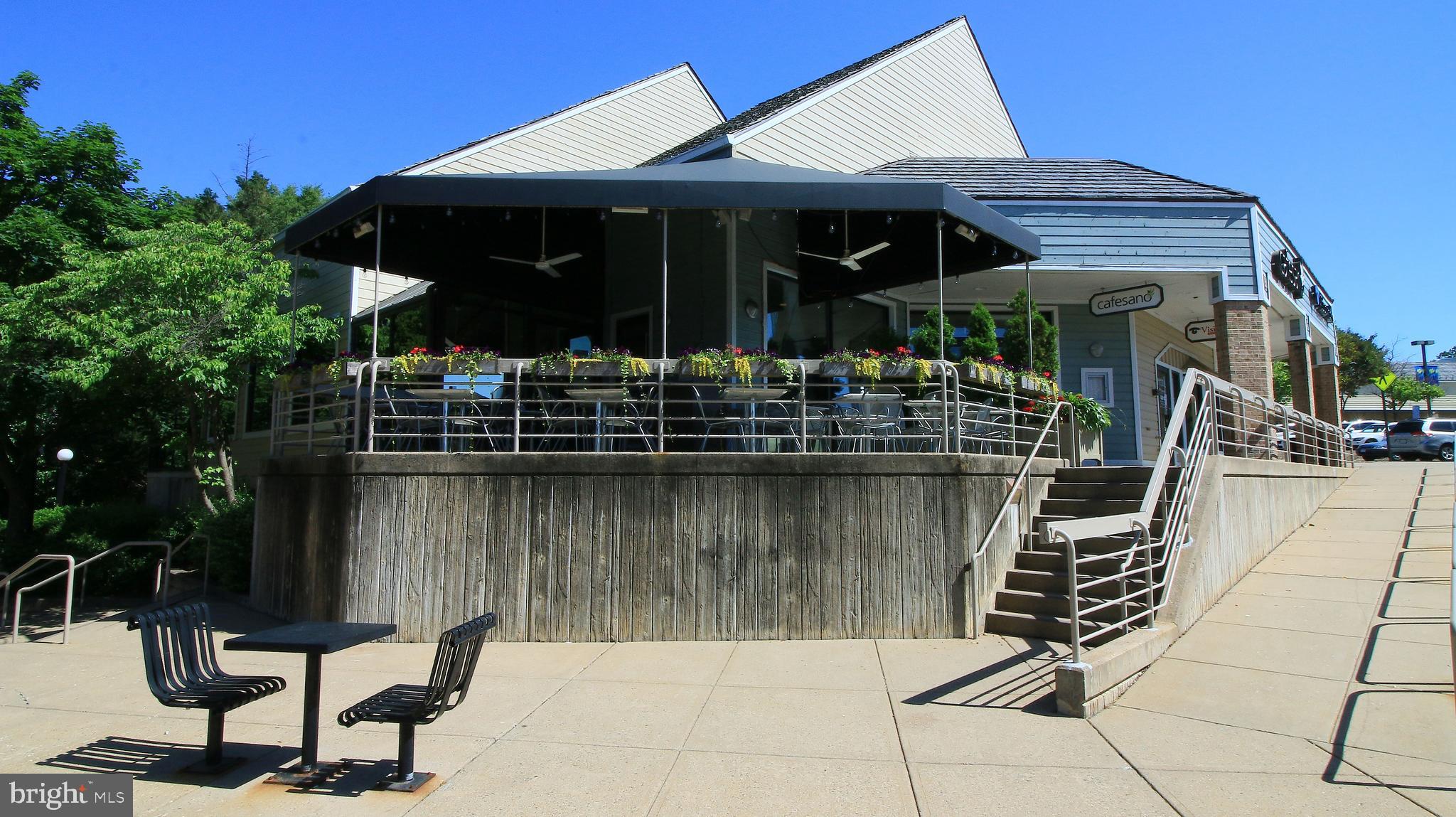 11226 Harbor Court Reston, VA 20191 - Photo 24 of 30 OUTDOOR DINING AT 2 RESTAURANTS