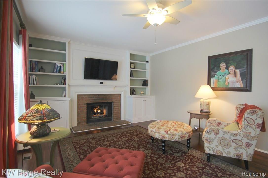 1131 Paddington Road Canton, MI 48187 - Photo 8 of 14 Paddington Rd Great Room 2.jpg