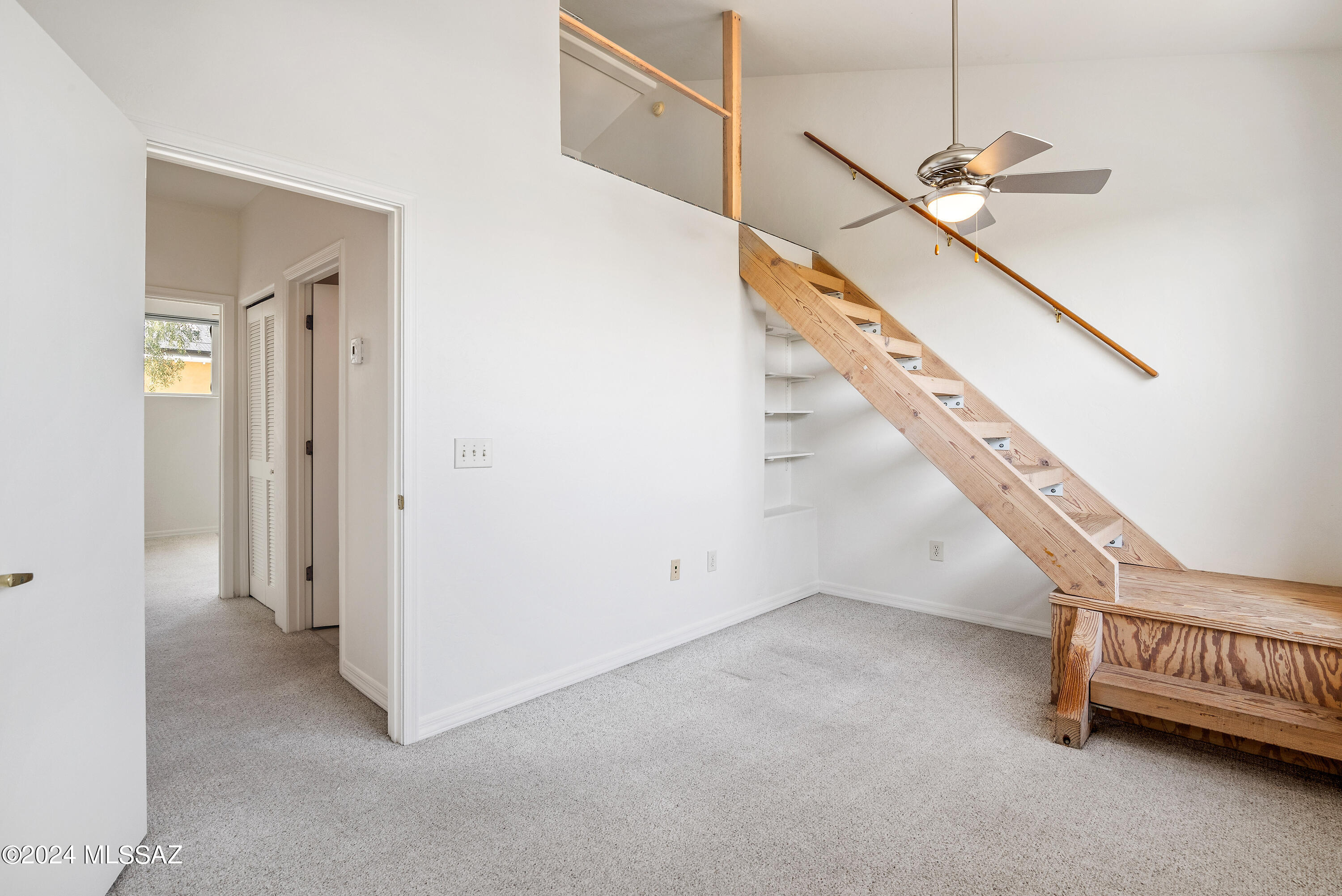 523 East Roger Road Tucson, AZ 85705 - Photo 25 of 40 a view of an entryway with bedroom
