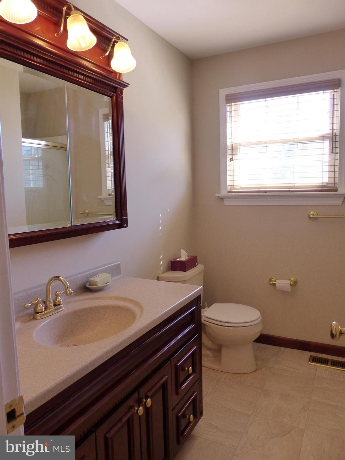 516 Parliament Road Marlton, NJ 08053 - Photo 26 of 52 Main Bath
