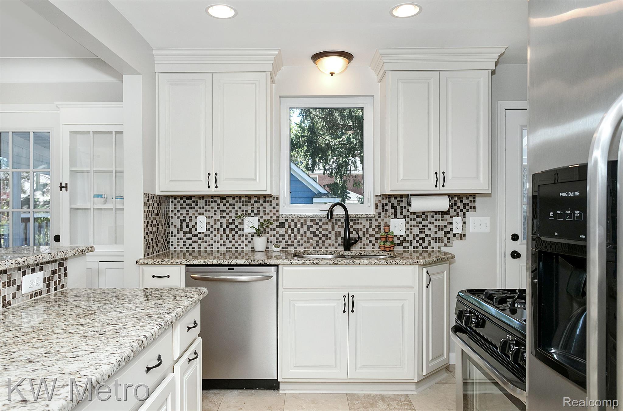 2057 Franklin Road Berkley, MI 48072 - Photo 12 of 35 Gallery Image 12