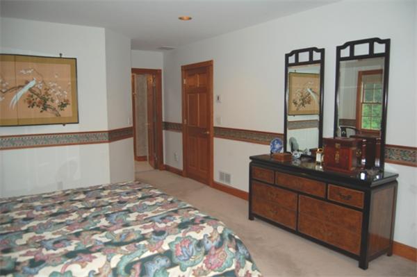 16 Battle Flagg Road Bedford, MA 01730 - Photo 15 of 24
