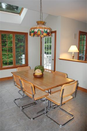 16 Battle Flagg Road Bedford, MA 01730 - Photo 9 of 24