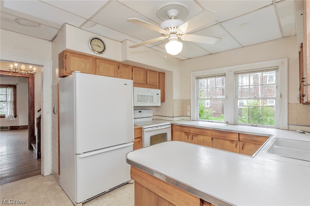 16716 Kenyon Road Cleveland, OH 44120 - Photo 18 of 35