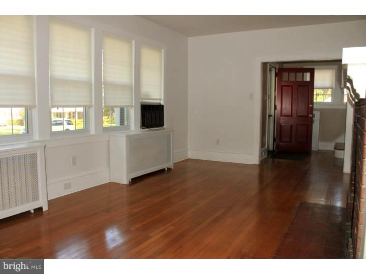 11 Ambler Road Cherry Hill, NJ 08002 - Photo 5 of 25 Living Room