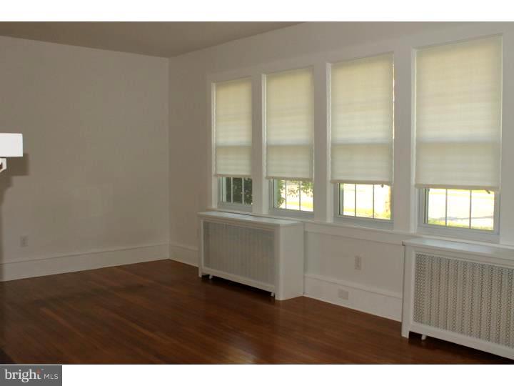 11 Ambler Road Cherry Hill, NJ 08002 - Photo 6 of 25 Living Room