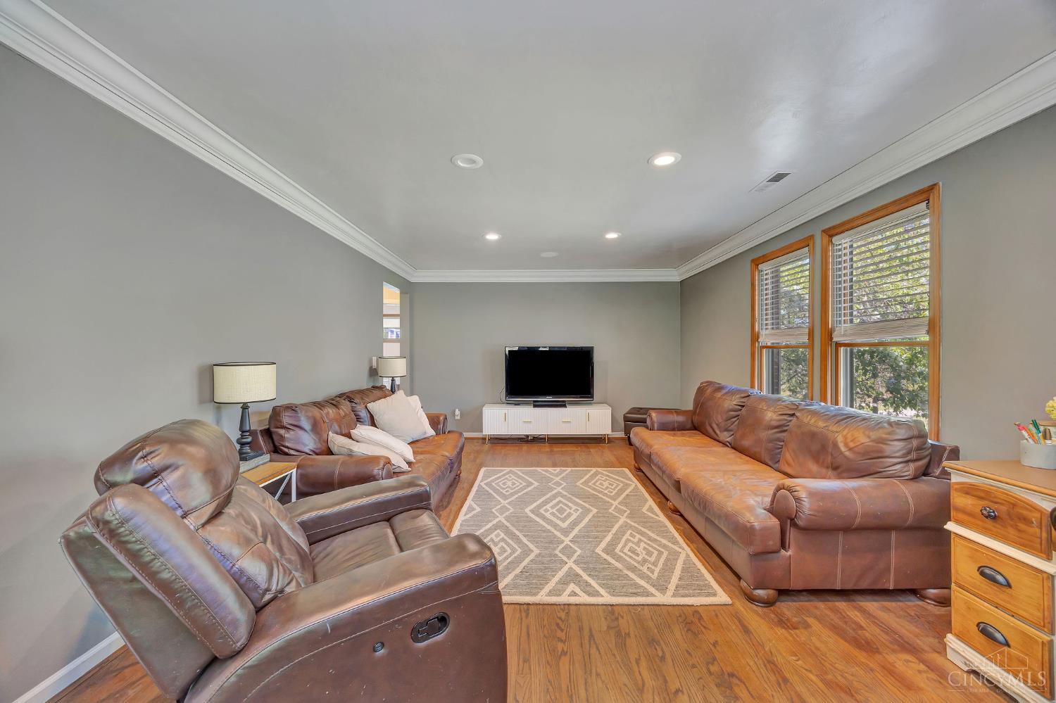 4565 Hubble Road Cincinnati, OH 45247 - Photo 8 of 65 Gallery Image 8