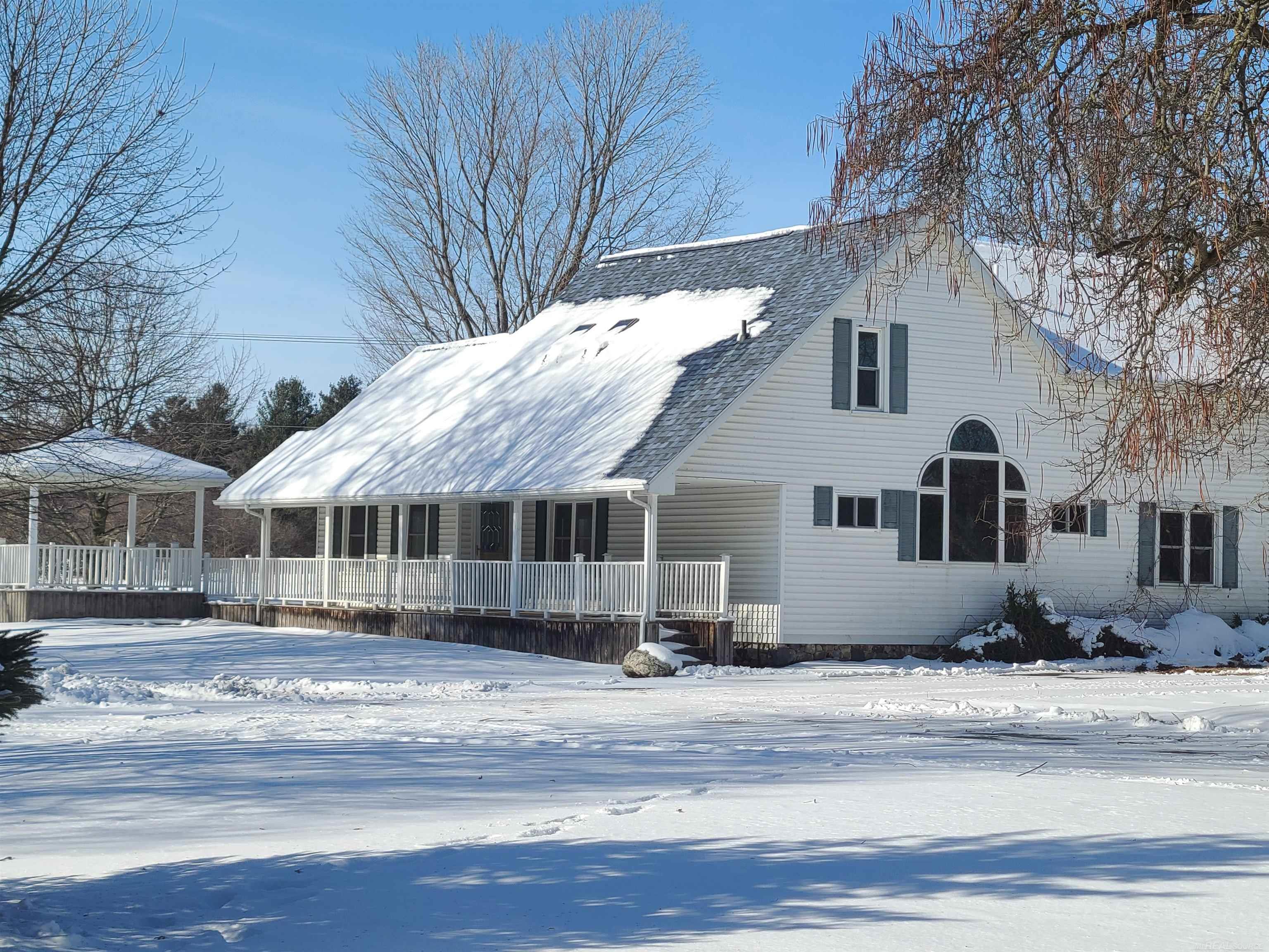 6784 Lakeshore Road Lexington, MI 48450 - Photo 1 of 9 Gallery Image 1