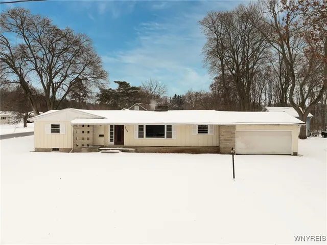 $274,900 | 8426 Maplewood Drive, Royalton, NY 14067