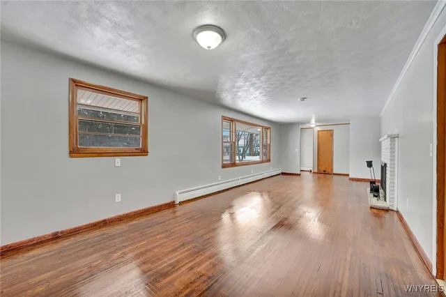 $274,900 | 8426 Maplewood Drive, Royalton, NY 14067