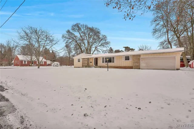 $274,900 | 8426 Maplewood Drive, Royalton, NY 14067