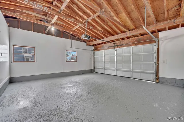 $274,900 | 8426 Maplewood Drive, Royalton, NY 14067