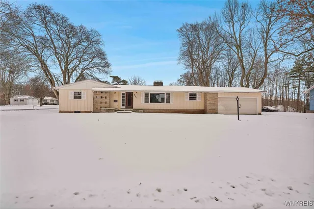 $274,900 | 8426 Maplewood Drive, Royalton, NY 14067