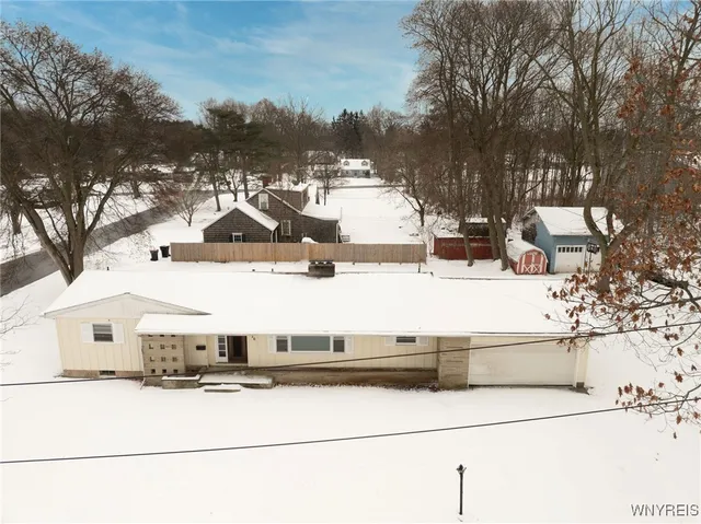 $274,900 | 8426 Maplewood Drive, Royalton, NY 14067