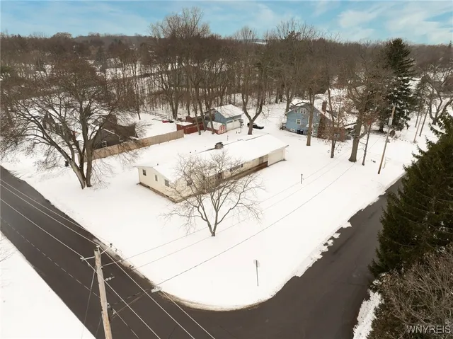 $274,900 | 8426 Maplewood Drive, Royalton, NY 14067