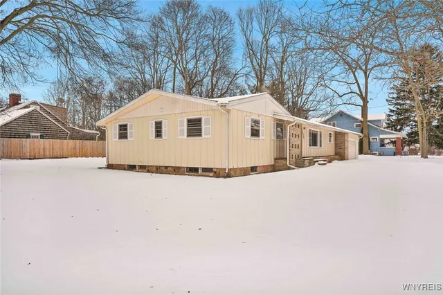 $274,900 | 8426 Maplewood Drive, Royalton, NY 14067