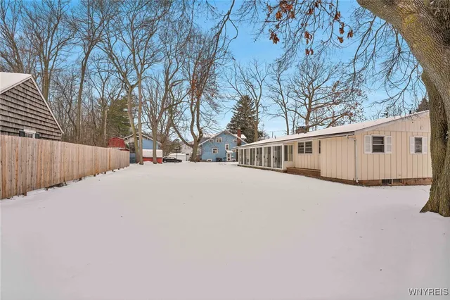 $274,900 | 8426 Maplewood Drive, Royalton, NY 14067
