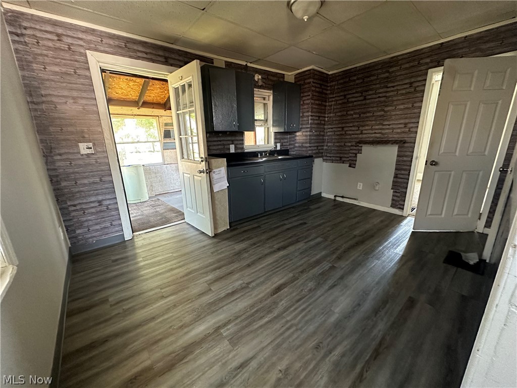 1616 Bank Place Southwest Canton, OH 44706 - Photo 2 of 9