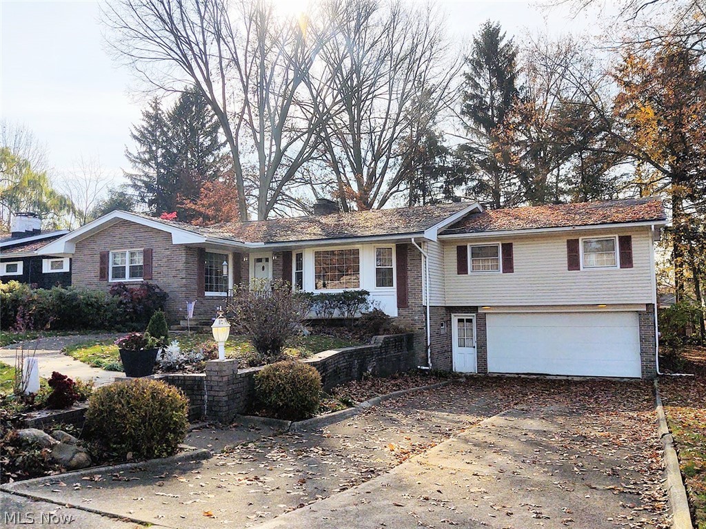 2054 Wyndham Road Akron, OH 44313 - Photo 2 of 18 Gallery Image 2