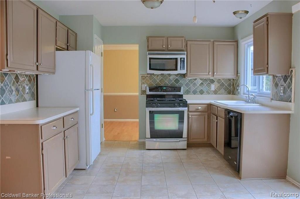 238 Parsons Lane Rochester, MI 48307 - Photo 8 of 30