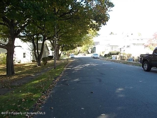 1235 1237 1239 Rundle Street Scranton, PA 18504 - Photo 7 of 7 Gallery Image 7