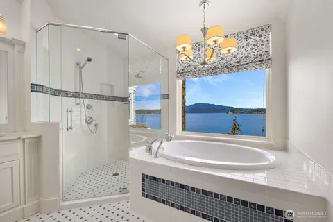$8,900,000 | 1114 B Avenue, Anacortes, WA 98221