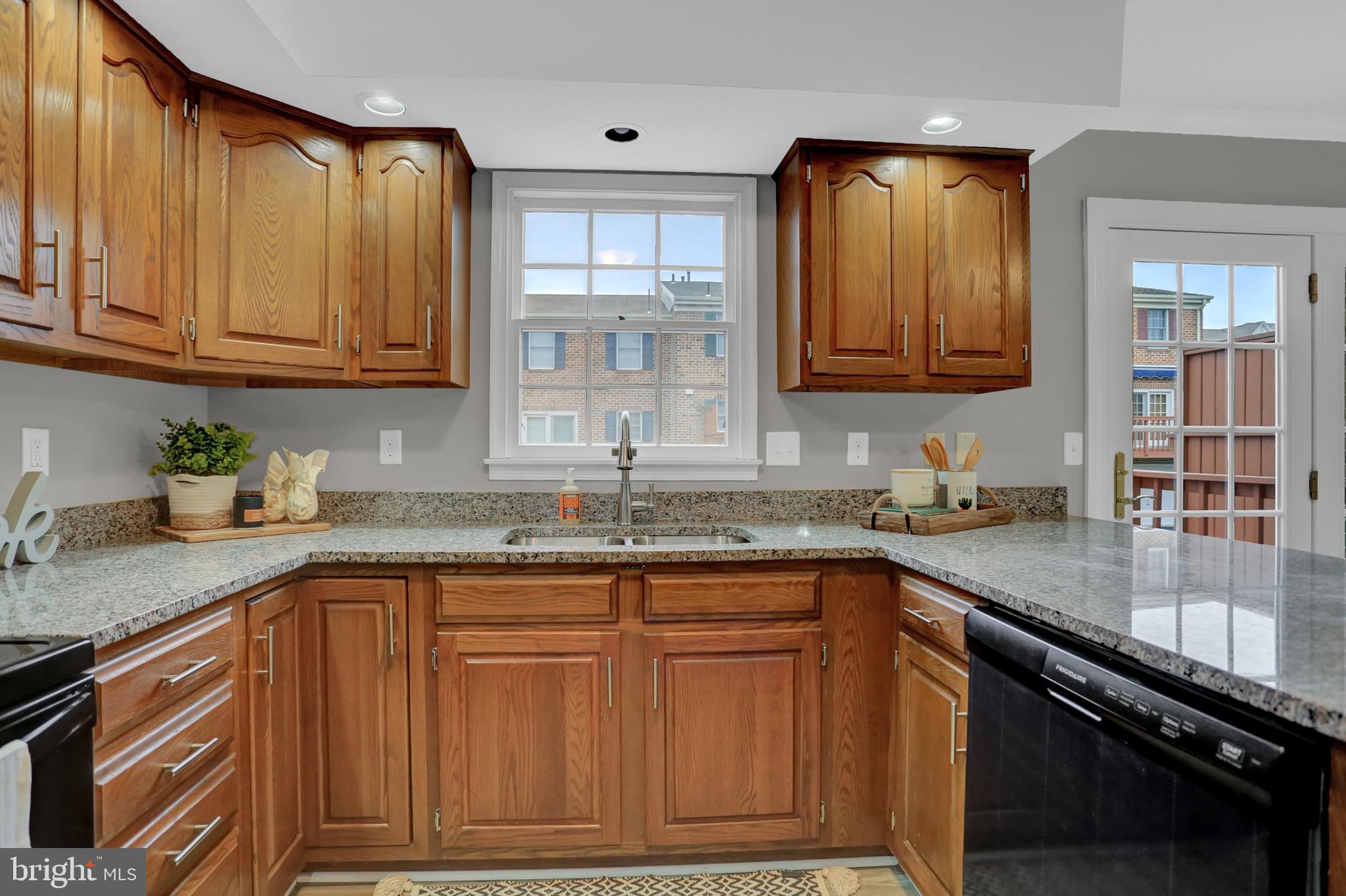 1303 Chambers Ridge York, PA 17402 - Photo 4 of 17 Gallery Image 4