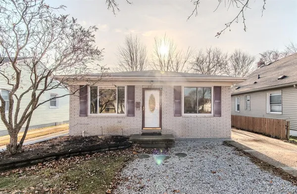$1,695 | 21816 East 10 Mile Road, St. Clair Shores, MI 48080